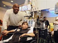 Barry Bonds Cares About the Kids