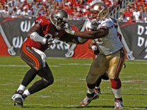 Kwame Harris: Being Gay and the NFL "Not Compatible"