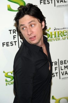 Zach Braff Announces He's NOT Gay on Facebook