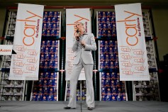 Carly Fiorina Can't Count on Old Company for Campaign Cash