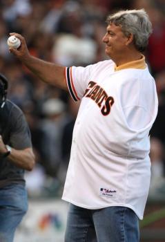 Former Giant Dravecky Doing Great Things