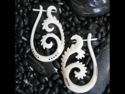 Curvaceous Love Earrings