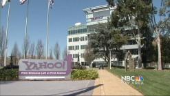 Yahoo CEO Steps Down