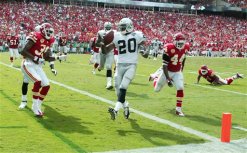 Late McFadden TD Carries Raiders to Win in KC