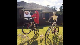Keeping Up With the Bones: Hilarious Halloween Decorations 