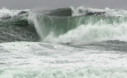 Big Waves Big Draw to Coast