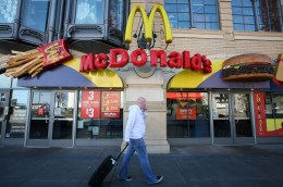 As the Economy Cools, McDonald's Sizzles
