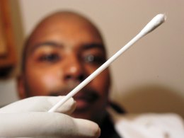 Jolie Brings Attention to Genetic Testing