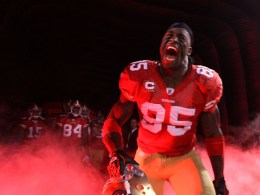 Davis and Crabtree Reunite, Then Fight