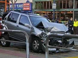 Crash Shakes Up Muni Passengers, Sandwiches SUV