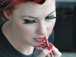NitePics: Inside a Pretty Girls Peep Show Pin-Up Class