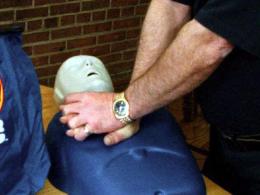 1,000 Freshmen Learn CPR