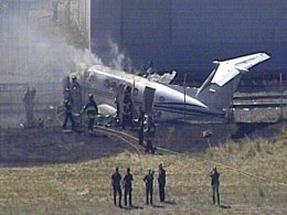 Plane Crashes at Hayward Airport