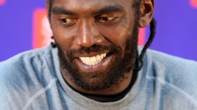 49ers Sign Randy Moss