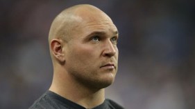 Bears' Brian Urlacher Retires
