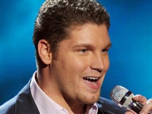 "Idols" Scott, Michael and Lil Rounds Answer Fan Questions