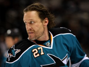 Jeremy Roenick Hangs Up His Skates