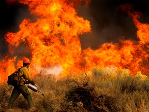 Firefighters Protect SoCal Mountain Town