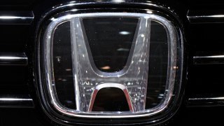 Honda Recalling 2016 Civic for Faulty Parking Brakes