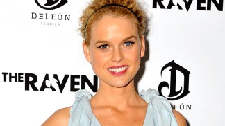 Alice Eve Talks Filming "Men in Black III"