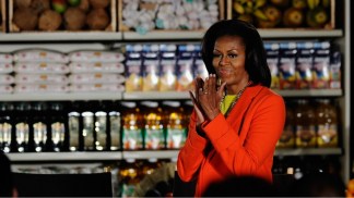 First Lady Visits Bay Area on Fundraising Trip