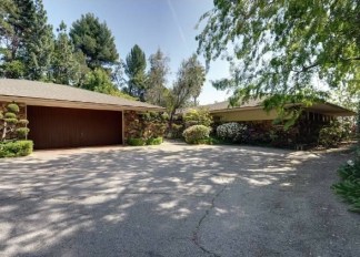 "Star Wars" Actor Sells Zen-Inspired Home