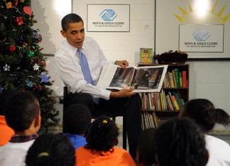 Obama Delivers Cookies, Story to DC Kids