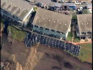 Raw Video: Cliff Erosion Leads to Pacific Evacuations