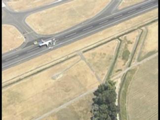 Raw Video: Jet Blue Plane Makes Hard Landing