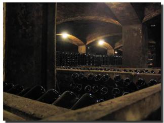 Urban Winemakers Turn Garages Into Cellars
