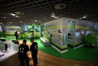 Google Opens First Android Store Down Under