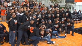 Giants Celebrate to 'We Are the Champions'