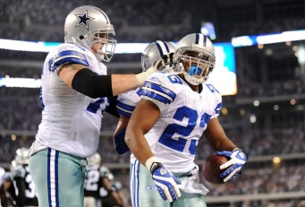 Dallas Defeats Visiting Carolina, 21-7