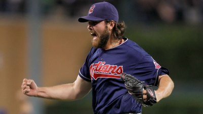 Giants Like Indians Closer Chris Perez: Report