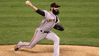 Brian Wilson Turns Ankle in Giants Win