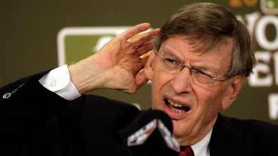 MLB to Begin Testing Replay: Report