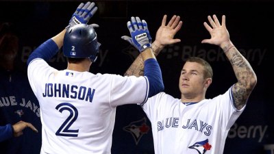 Bochy: Giants Want Pair of Bats