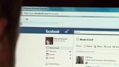 Facebook Tests Paid Promoted Status Updates