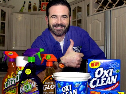 Want to dress up like famed OxyClean pitchman Billy Mays on Halloween? Mays' family says it's all good -- and they're willing to give you a tub of the good stuff to go for it.
