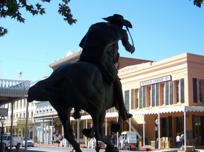 While this statue in Old Sacramento doesn't need to be watered, area business are looking to lead police horses to water troughs in local alleyways.