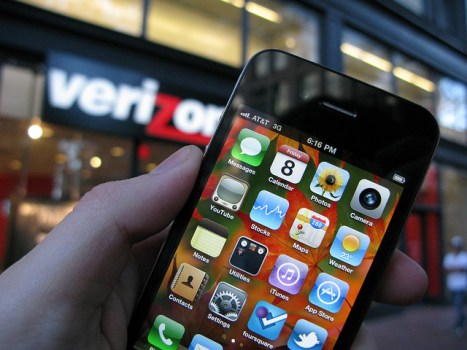 Verizon iPhone: Return of the Death Grip