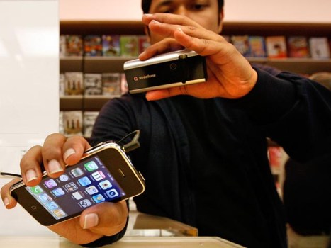 Best Buy Offering Free iPhones