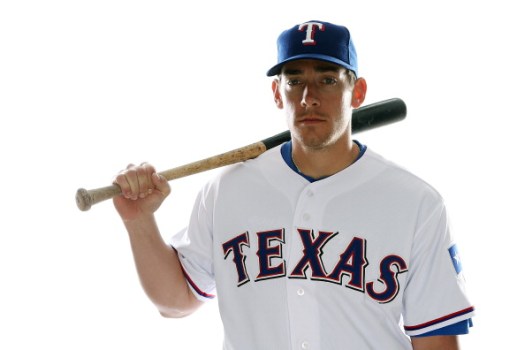 Giants Show Interest in Rangers' Catcher