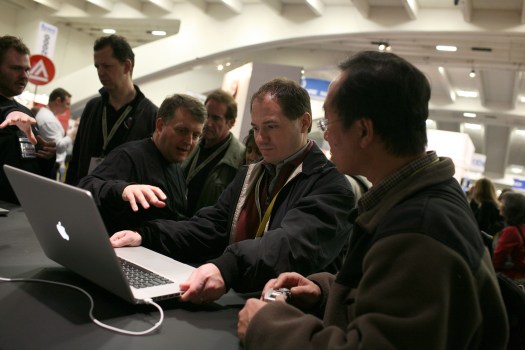 Apple Pulls MacBook Prototype from eBay