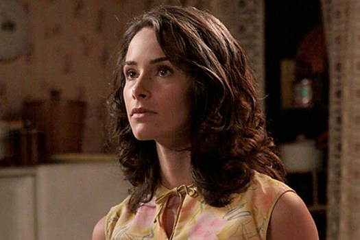 Abigail Spencer of "Mad Men" Rides Onto "Cowboys and Aliens"