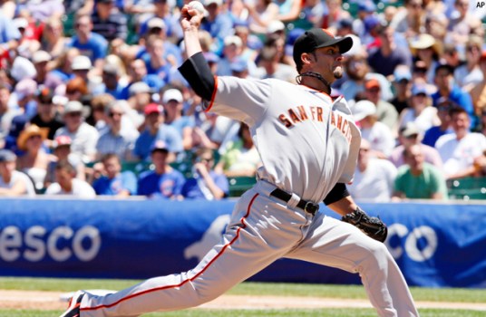Giants Break Out for 13 Runs in Game 1 Win
