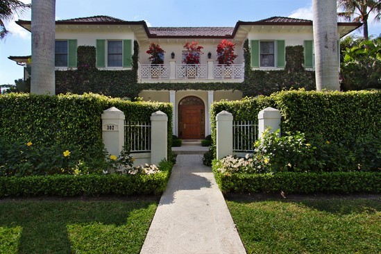 Tommy Mottola Unloading Palm Beach Mansion