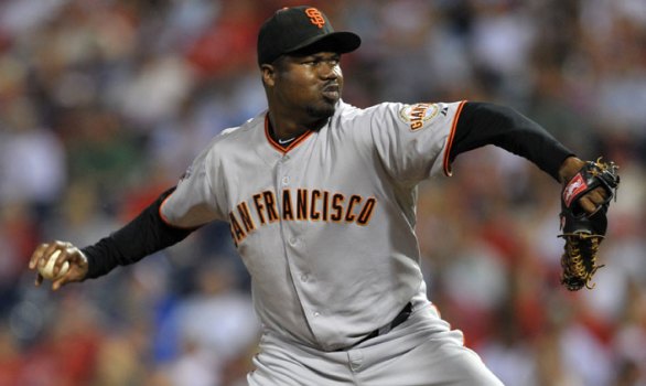 Giants Re-Sign Mota
