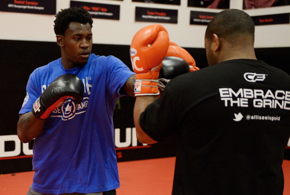 Aldon Smith Works Out With UFC Fighter Daniel Comier