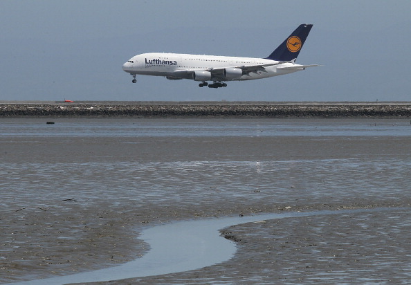 Crowd Welcomes World's Largest Airliner